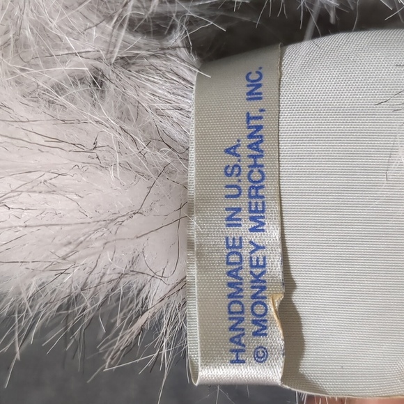 Alpaca Hand Stage Puppet White by Monkey Merchant - Picture 6 of 8